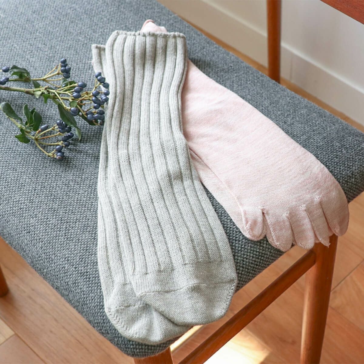 絹屋 2足重ね履き靴下 シルクと綿 | DAIGO official shop