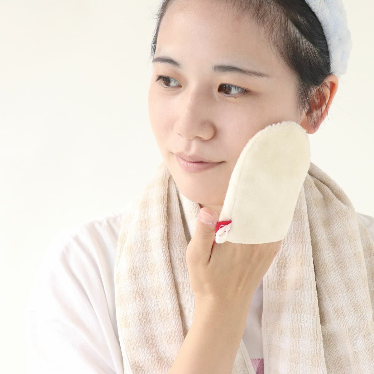 絹屋 おうちでシルクケア 絹の洗顔ミトン | DAIGO official shop