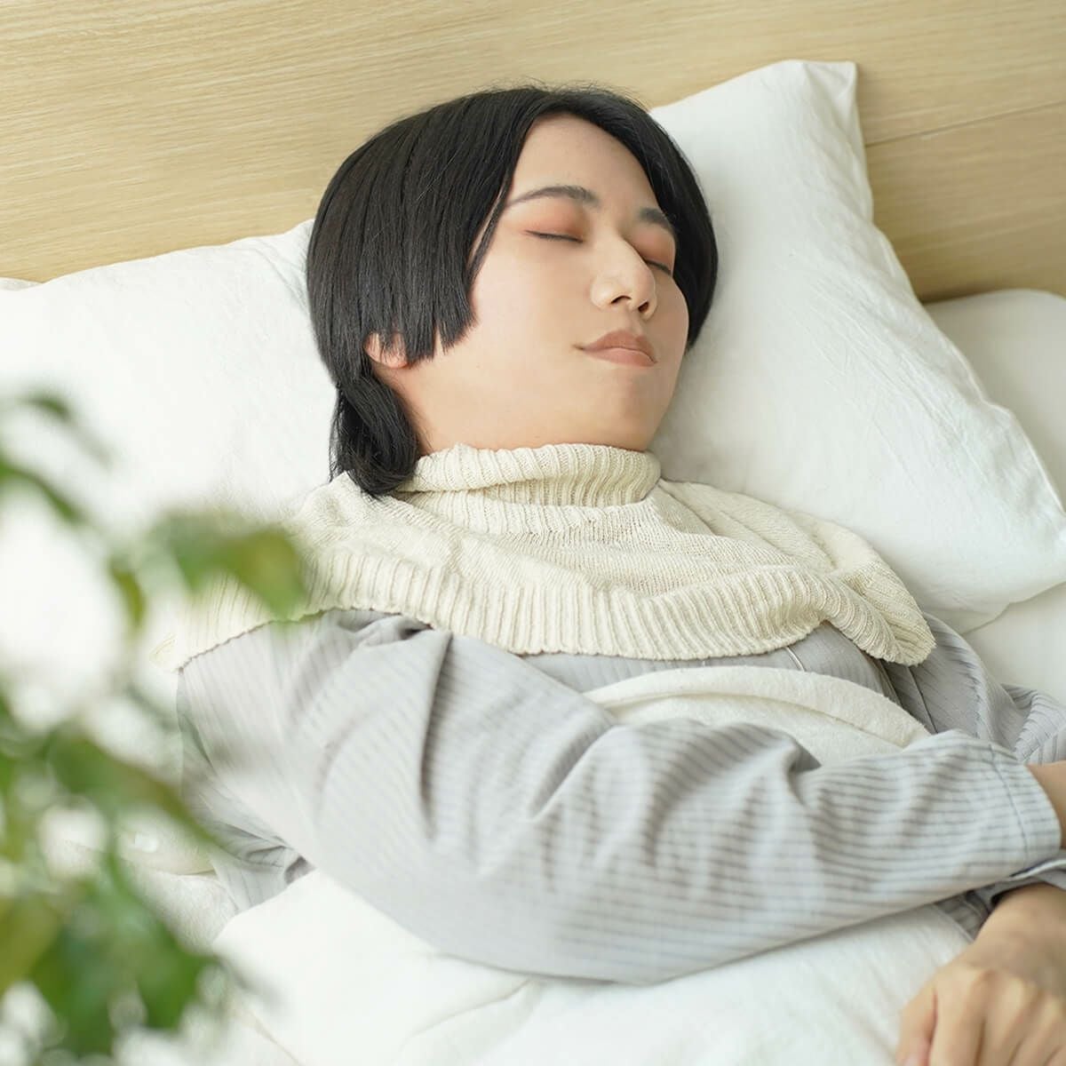 絹屋 おやすみケア 肩・首を冷やさない シルクの安眠ケープ | DAIGO