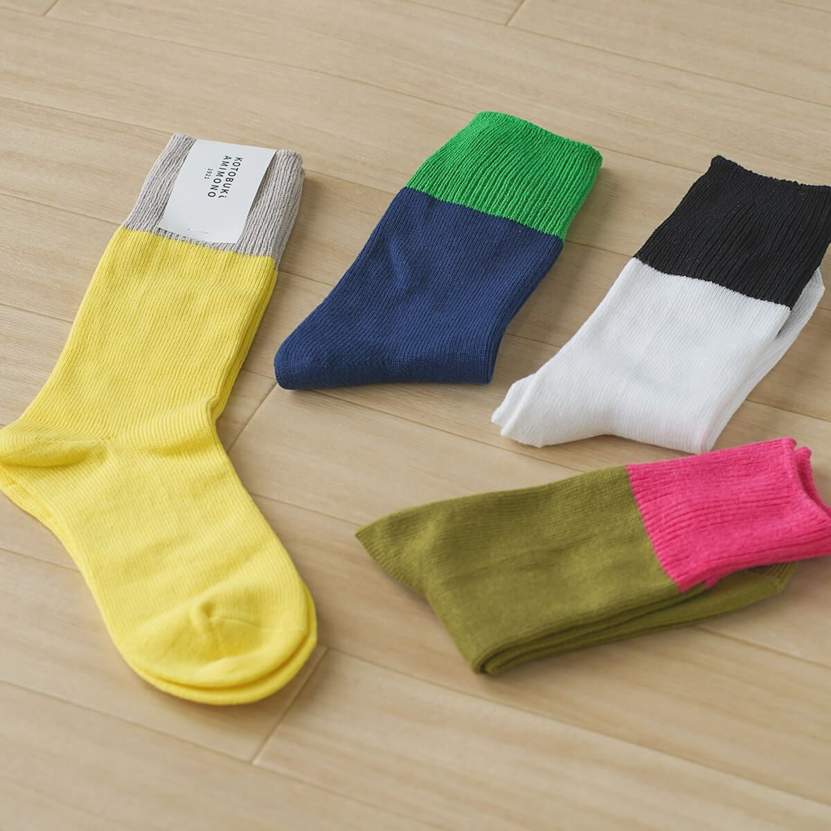 KOTOBUKIAMIMONO バイカラーリブソックス | DAIGO official shop